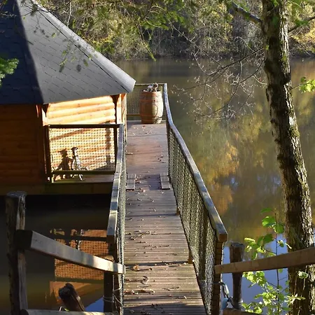 אתר קמפינג Ma En Aveyron Conques-en-Rouergue